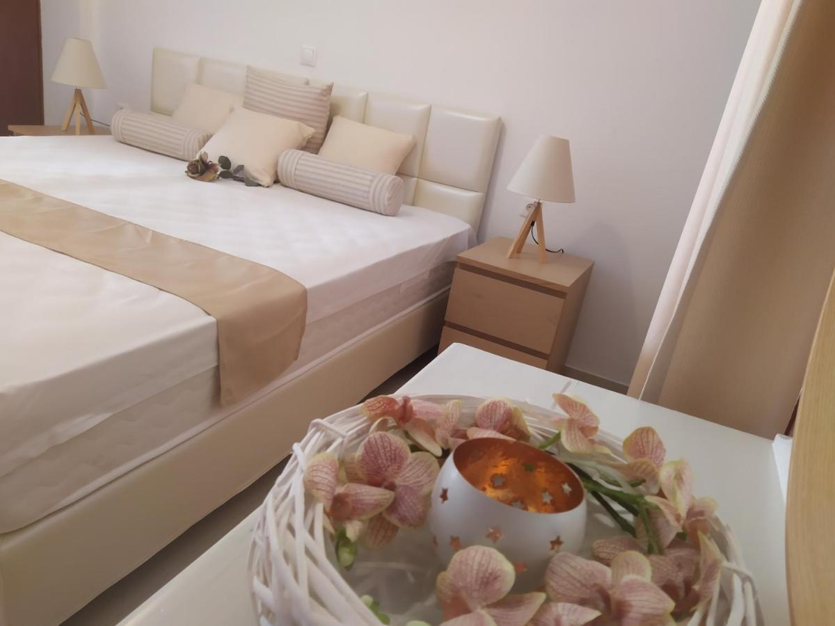 Aronis Aparthotel
