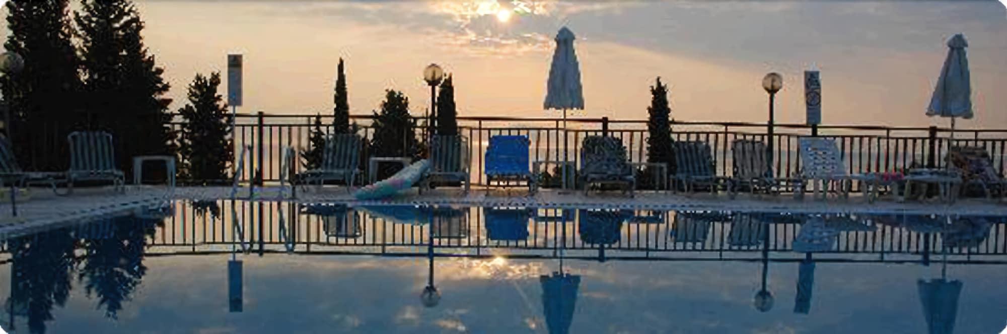 Aparthotel Aronis