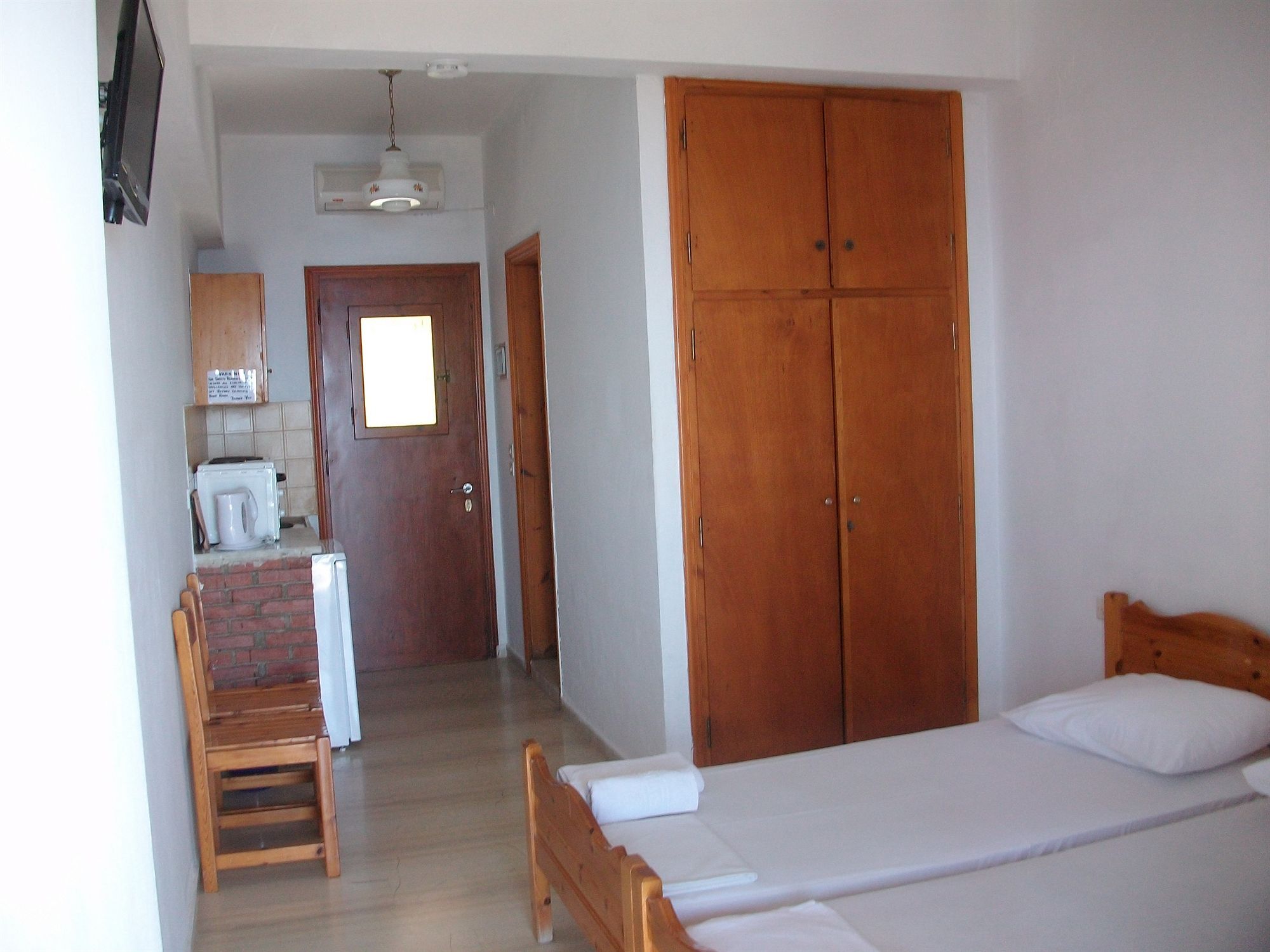 Aparthotel Aronis