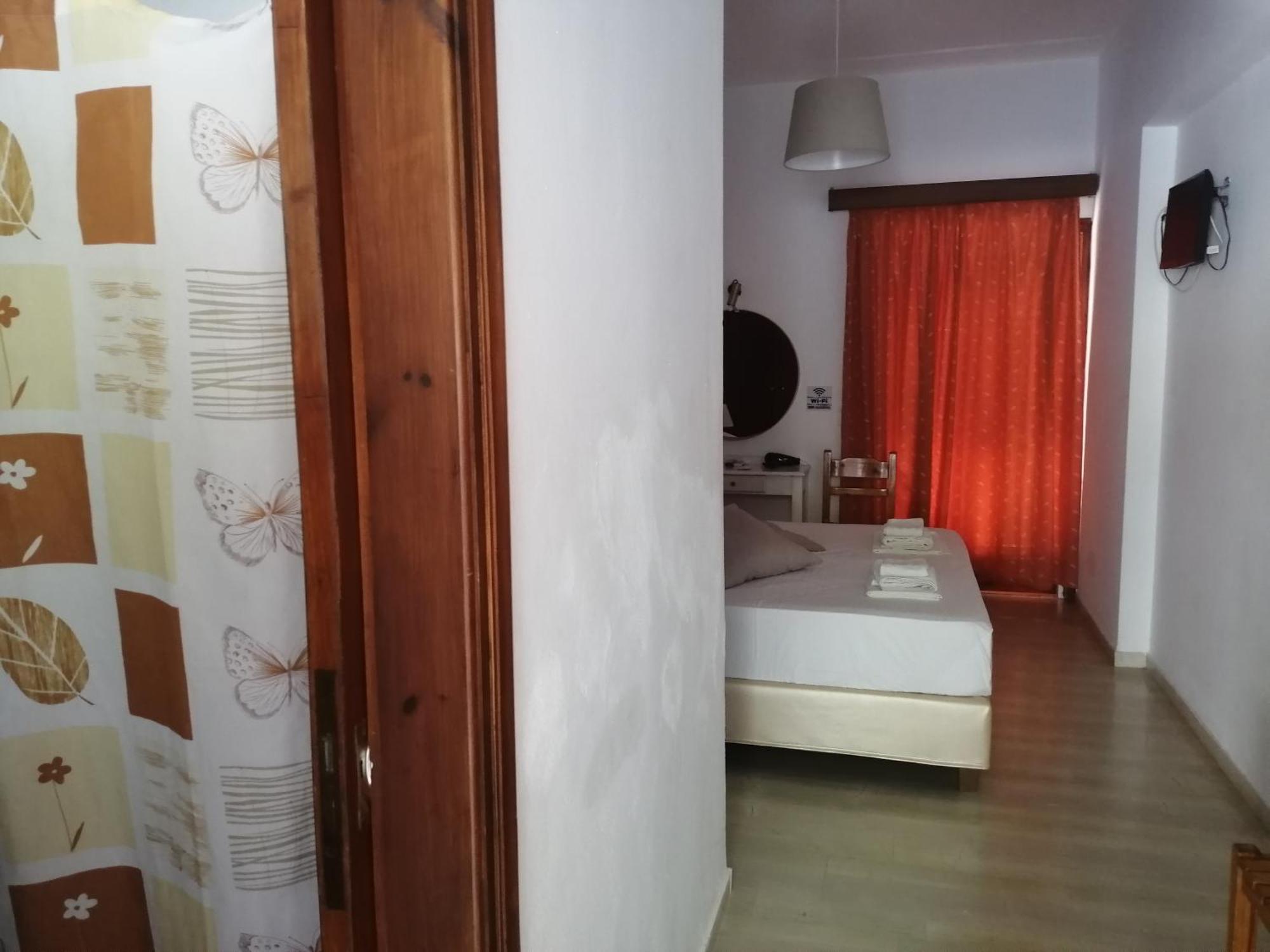 Aronis Apartahotel