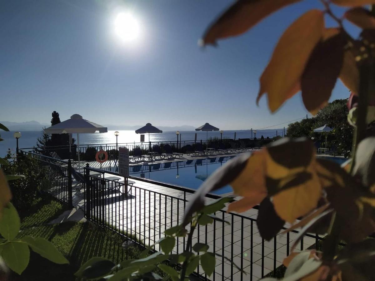 Aronis Apartahotel
