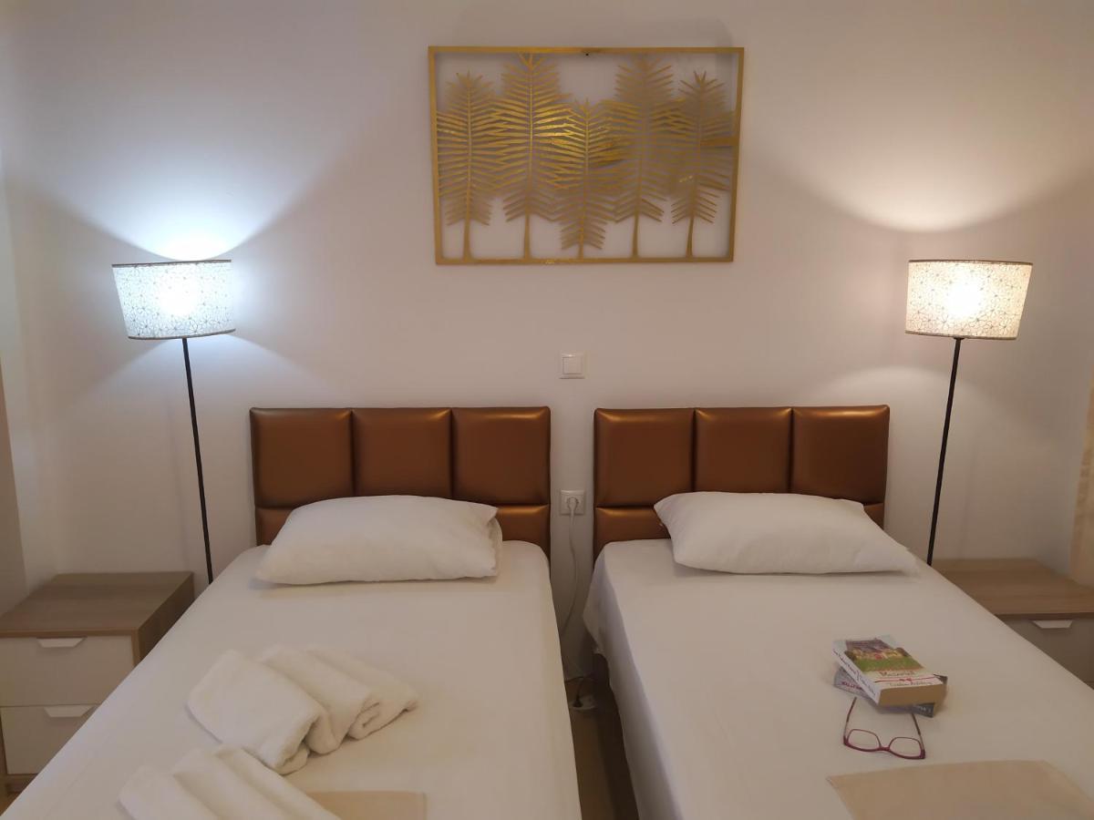 Aronis Apartahotel